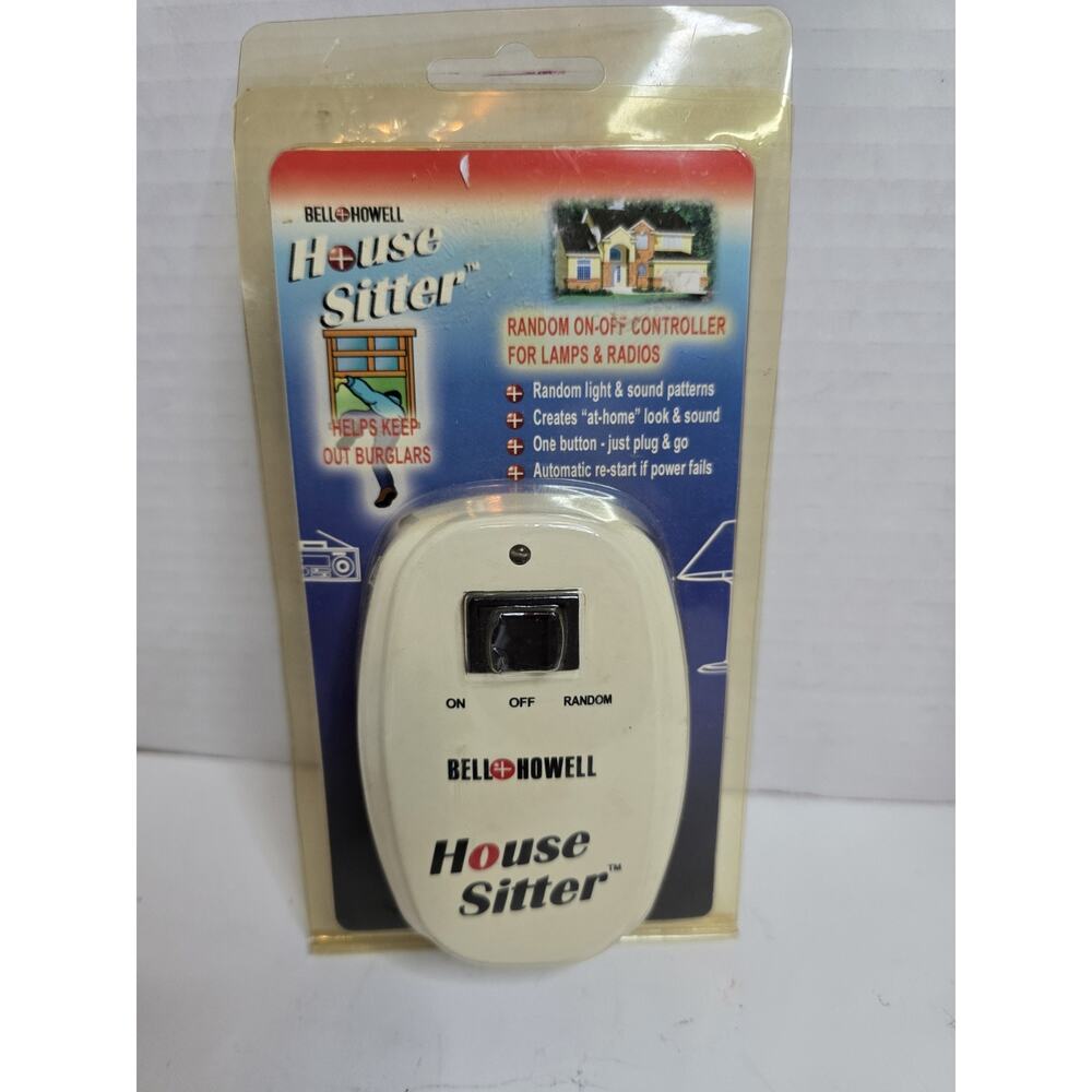 BELL + HOWELL House Sitter Helps Keep Out Burglars Random On Off Controller NEW!